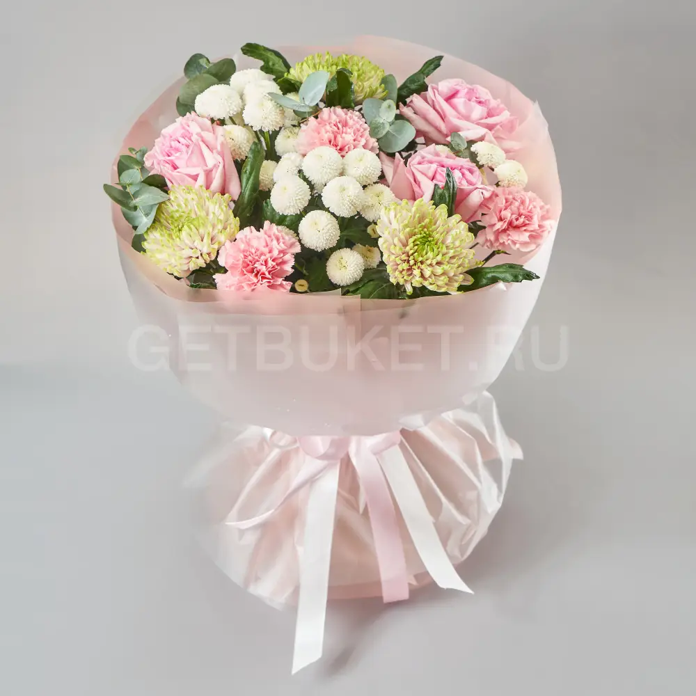 219744 Букет из гвоздик, роз и хризантем с эвкалиптом