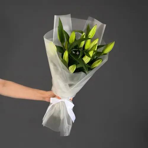 Букет из 5 лилий в упаковке