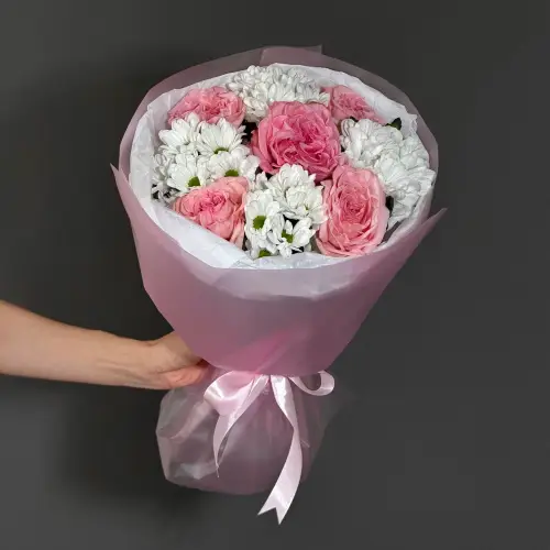Букет из хризантем и роз