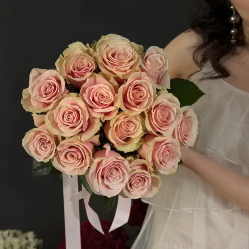 Букет из 15 нежно-розовых роз